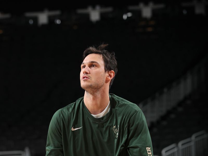 MILWAUKEE, WI - APRIL 5: Danilo Gallinari #12 of the Milwaukee Bucks warms up before the game against the Toronto Raptors on April 5, 2024 at the Fiserv Forum Center in Milwaukee, Wisconsin. NOTE TO USER: User expressly acknowledges and agrees that, by downloading and or using this Photograph, user is consenting to the terms and conditions of the Getty Images License Agreement. Mandatory Copyright Notice: Copyright 2024 NBAE (Photo by Gary Dineen/NBAE via Getty Images).