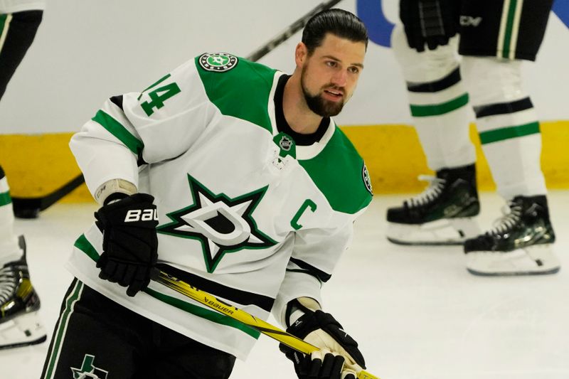 Chicago Blackhawks vs Dallas Stars: Connor Bedard Shines in Anticipated Matchup