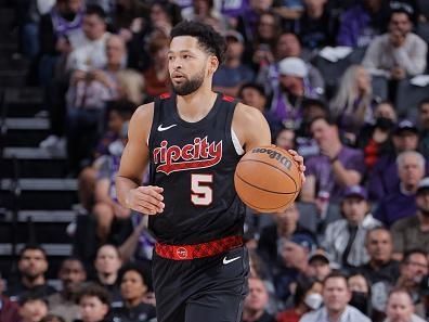 SACRAMENTO, CA - NOVEMBER 8: Skylar Mays #5 of the Portland Trail Blazers dribbles the ball during the gameagainst the Sacramento Kings on November 8, 2023 at Golden 1 Center in Sacramento, California. NOTE TO USER: User expressly acknowledges and agrees that, by downloading and or using this Photograph, user is consenting to the terms and conditions of the Getty Images License Agreement. Mandatory Copyright Notice: Copyright 2023 NBAE (Photo by Rocky Widner/NBAE via Getty Images)