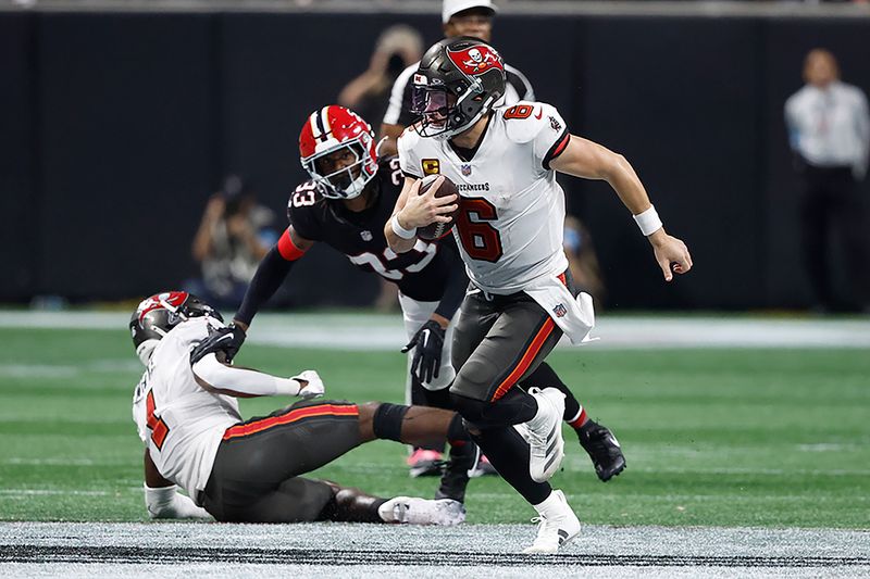 Buccaneers' Offensive Firepower Not Enough in High-Scoring Clash with Falcons