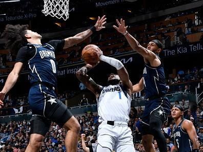 ORLANDO, FL - NOVEMBER 6: Jaden Hardy #1 of the Dallas Mavericks drives to the basket during the game against the Orlando Magic on November 6, 2023 at Amway Center in Orlando, Florida. NOTE TO USER: User expressly acknowledges and agrees that, by downloading and or using this photograph, User is consenting to the terms and conditions of the Getty Images License Agreement. Mandatory Copyright Notice: Copyright 2023 NBAE (Photo by Gary Bassing/NBAE via Getty Images)