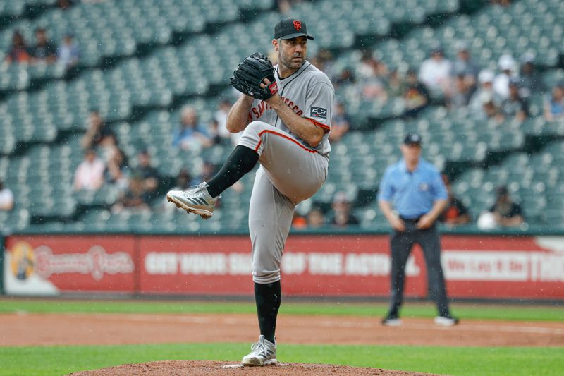 Jun 29, 2025; Chicago, Illinois, USA; San Francisco Giants starting pitcher Justin Verlander (35) delivers a pitch against the Chicago White Sox during the first inning at Rate Field. Mandatory Credit: Kamil Krzaczynski-Imagn Images