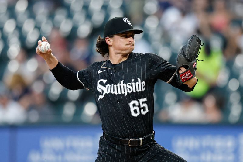 Aug 26, 2024; Chicago, Illinois, USA; Chicago White Sox starting pitcher Davis Martin (65) delivers a pitch against the Detroit Tigers during the first inning at Guaranteed Rate Field. Mandatory Credit: Kamil Krzaczynski-USA TODAY Sports