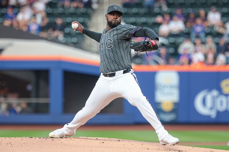 Apr 29, 2024; New York City, New York, USA; New York Mets starting pitcher Luis Severino (40) delivers a pitch during the first inning against the Chicago Cubs at Citi Field. Mandatory Credit: Vincent Carchietta-USA TODAY Sports