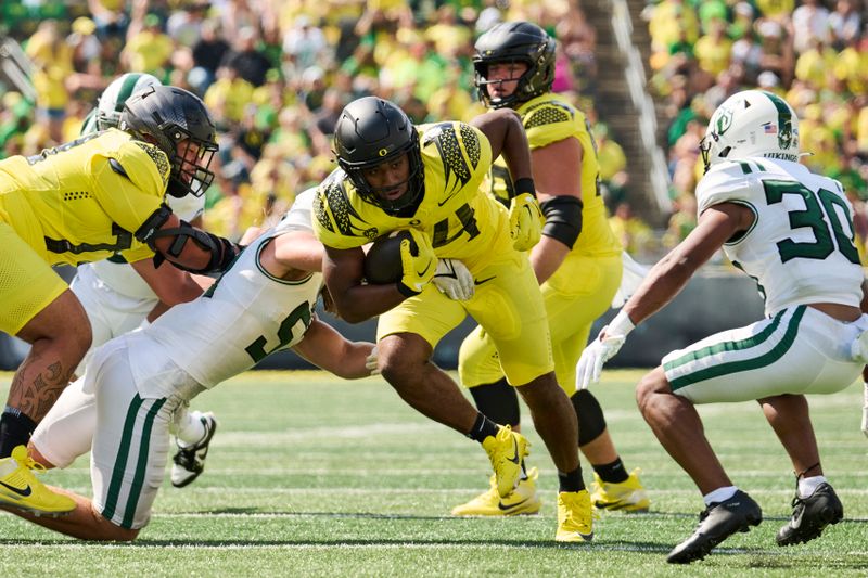 Autzen Stadium Hosts Oregon Ducks and Portland State Vikings in College Football Showdown