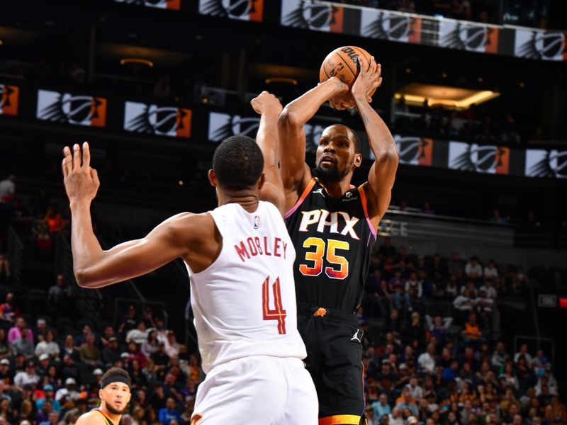 PHOENIX, AZ - APRIL 3:  Kevin Durant #35 of the Phoenix Suns shoots the ball during the game  on April 3, 2024 at Footprint Center in Phoenix, Arizona. NOTE TO USER: User expressly acknowledges and agrees that, by downloading and or using this photograph, user is consenting to the terms and conditions of the Getty Images License Agreement. Mandatory Copyright Notice: Copyright 2024 NBAE (Photo by Barry Gossage/NBAE via Getty Images)