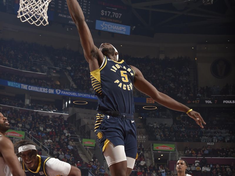 CLEVELAND, OH - APRIL 13: Jarace Walker #5 of the Indiana Pacers drives to the basket during the game against the Cleveland Cavaliers  on April 13, 2025 at Rocket Arena in Cleveland, Ohio. NOTE TO USER: User expressly acknowledges and agrees that, by downloading and/or using this Photograph, user is consenting to the terms and conditions of the Getty Images License Agreement. Mandatory Copyright Notice: Copyright 2025 NBAE (Photo by David Liam Kyle/NBAE via Getty Images)