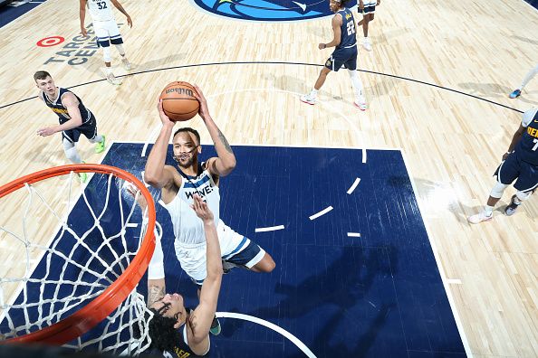 MINNEAPOLIS, MN -  NOVEMBER 1: Kyle Anderson #1 of the Minnesota Timberwolves drives to the basket during the game against the Denver Nuggets on November 1, 2023 at Target Center in Minneapolis, Minnesota. NOTE TO USER: User expressly acknowledges and agrees that, by downloading and or using this Photograph, user is consenting to the terms and conditions of the Getty Images License Agreement. Mandatory Copyright Notice: Copyright 2023 NBAE (Photo by David Sherman/NBAE via Getty Images)