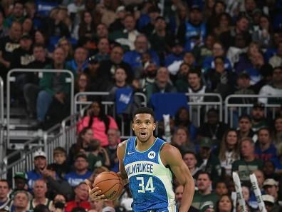 MILWAUKEE, WI - NOVEMBER 3: Giannis Antetokounmpo #34 of the Milwaukee Bucks handles the ball during the In Season Tournament against the New York Knicks on November 3, 2023 at the Fiserv Forum Center in Milwaukee, Wisconsin. NOTE TO USER: User expressly acknowledges and agrees that, by downloading and or using this Photograph, user is consenting to the terms and conditions of the Getty Images License Agreement. Mandatory Copyright Notice: Copyright 2023 NBAE (Photo by Gary Dineen/NBAE via Getty Images).