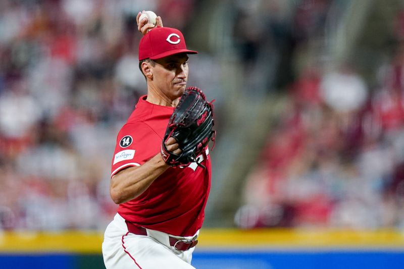 May 14, 2025; Cincinnati, Ohio, USA; Cincinnati Reds pitcher Brent Suter (31) throws a pitch in the ninth inning of the MLB interleague game between the Cincinnati Reds and Chicago White Sox. Mandatory Credit: Frank Bowen IV-Imagn Images