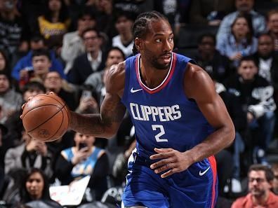 BROOKLYN, NY - NOVEMBER 8: Kawhi Leonard #2 of the LA Clippers dribbles the ball during the game against the Brooklyn Nets on November 8, 2023 at Barclays Center in Brooklyn, New York. NOTE TO USER: User expressly acknowledges and agrees that, by downloading and or using this Photograph, user is consenting to the terms and conditions of the Getty Images License Agreement. Mandatory Copyright Notice: Copyright 2023 NBAE (Photo by Stephen Gosling/NBAE via Getty Images)