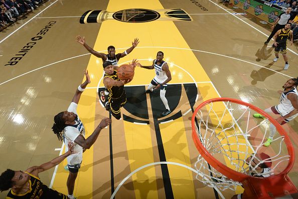 SAN FRANCISCO, CA - NOVEMBER 14: Moses Moody #4 of the Golden State Warriors drives to the basket during the game against the Minnesota Timberwolves during the In-Season Tournament on November 14, 2023 at Chase Center in San Francisco, California. NOTE TO USER: User expressly acknowledges and agrees that, by downloading and or using this photograph, user is consenting to the terms and conditions of Getty Images License Agreement. Mandatory Copyright Notice: Copyright 2023 NBAE (Photo by Noah Graham/NBAE via Getty Images)