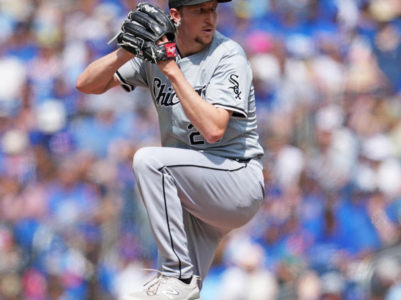 May 20, 2024; Toronto, Ontario, CAN; Chicago White Sox starting pitcher Erick Fedde (20) throws a pitch against the Toronto Blue Jays during the first inning at Rogers Centre. Mandatory Credit: Nick Turchiaro-USA TODAY Sports