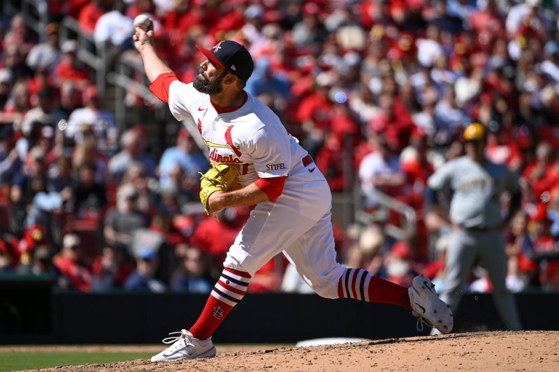 Apr 21, 2024; St. Louis, Missouri, USA; St. Louis Cardinals pitcher Andrew Kittredge (27) pitches against the Milwaukee Brewers in the eighth inning at Busch Stadium. Mandatory Credit: Joe Puetz-USA TODAY Sports