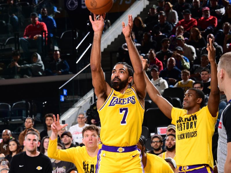 INGLEWOOD, CA - FEBRUARY 4: Gabe Vincent #7 of the Los Angeles Lakers shoots the ball during the game against the LA Clippers on February 4, 2025 at Intuit Dome in Los Angeles, California. NOTE TO USER: User expressly acknowledges and agrees that, by downloading and/or using this Photograph, user is consenting to the terms and conditions of the Getty Images License Agreement. Mandatory Copyright Notice: Copyright 2025 NBAE (Photo by Adam Pantozzi/NBAE via Getty Images)