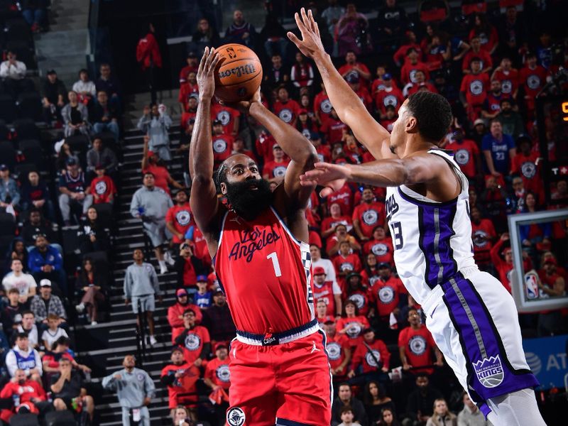 INGLEWOOD, CA - NOVEMBER 22: James Harden #1 of the LA Clippers shoots the ball during the game against the Sacramento Kings on November 22, 2024 at Intuit Dome in Los Angeles, California. NOTE TO USER: User expressly acknowledges and agrees that, by downloading and/or using this Photograph, user is consenting to the terms and conditions of the Getty Images License Agreement. Mandatory Copyright Notice: Copyright 2024 NBAE (Photo by Adam Pantozzi/NBAE via Getty Images)