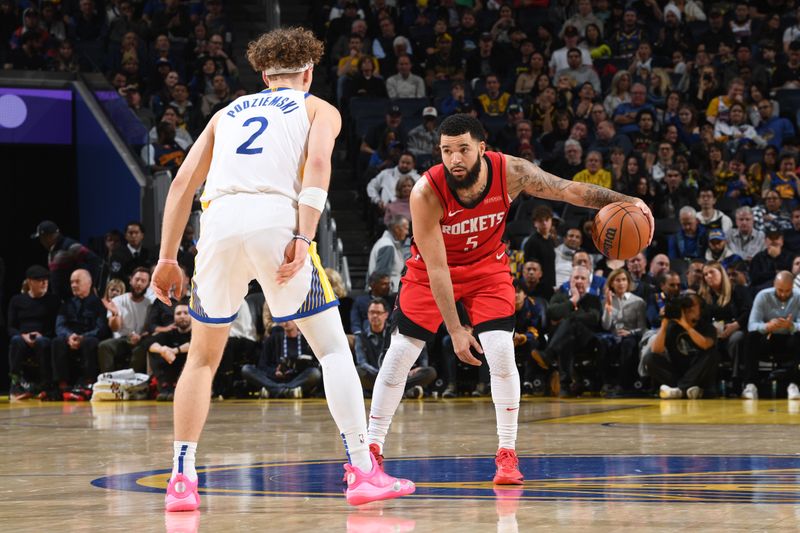 SAN FRANCISCO, CA - DECEMBER 5: Fred VanVleet #5 of the Houston Rockets dribbles the ball during the game against the Golden State Warriors on December 5, 2024 at Chase Center in San Francisco, California. NOTE TO USER: User expressly acknowledges and agrees that, by downloading and or using this photograph, user is consenting to the terms and conditions of Getty Images License Agreement. Mandatory Copyright Notice: Copyright 2024 NBAE (Photo by Noah Graham/NBAE via Getty Images)