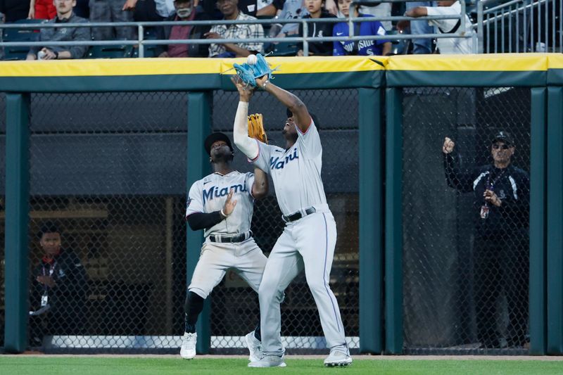 Jun 9, 2023; Chicago, Illinois, USA; Miami Marlins right fielder Jesus Sanchez (7) catches a fly ball hit by Chicago White Sox shortstop Tim Anderson (not pictured) during the fourth inning at Guaranteed Rate Field. Mandatory Credit: Kamil Krzaczynski-USA TODAY Sports