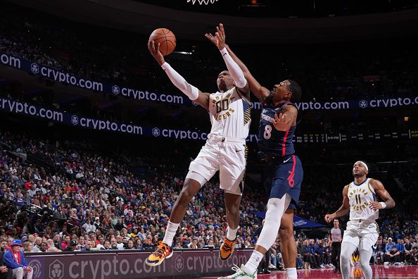 PHILADELPHIA, PA - NOVEMBER 14: Bennedict Mathurin #00 of the Indiana Pacers drives to the basket during the game against the Philadelphia 76ers during the In-Season Tournament on November 14, 2023 at the Wells Fargo Center in Philadelphia, Pennsylvania NOTE TO USER: User expressly acknowledges and agrees that, by downloading and/or using this Photograph, user is consenting to the terms and conditions of the Getty Images License Agreement. Mandatory Copyright Notice: Copyright 2023 NBAE (Photo by Jesse D. Garrabrant/NBAE via Getty Images)