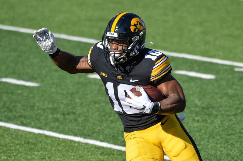 Can Iowa Hawkeyes Maintain Their Offensive Momentum Against Washington Huskies?