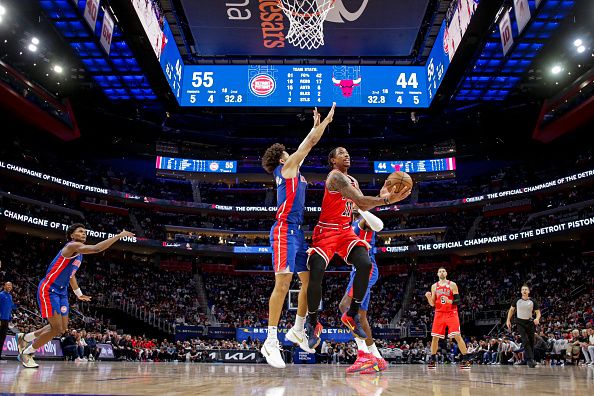 DETROIT, MI - OCTOBER 28: DeMar DeRozan #11 of the Chicago Bulls drives to the basket during the game against the Detroit Pistons on October 28, 2023 at Little Caesars Arena in Detroit, Michigan. NOTE TO USER: User expressly acknowledges and agrees that, by downloading and/or using this photograph, User is consenting to the terms and conditions of the Getty Images License Agreement. Mandatory Copyright Notice: Copyright 2023 NBAE (Photo by Brian Sevald/NBAE via Getty Images)