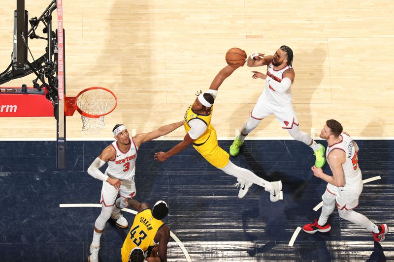 INDIANAPOLIS, IN - MAY 17: Myles Turner #33 of the Indiana Pacers dunks the ball during the game against the New York Knicks during Round 2 Game 6 of the 2024 NBA Playoffs on May 17, 2024 at Gainbridge Fieldhouse in Indianapolis, Indiana. NOTE TO USER: User expressly acknowledges and agrees that, by downloading and or using this Photograph, user is consenting to the terms and conditions of the Getty Images License Agreement. Mandatory Copyright Notice: Copyright 2024 NBAE (Photo by Nathaniel S. Butler/NBAE via Getty Images)