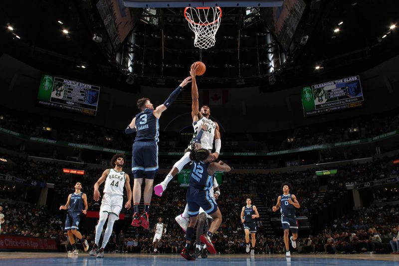 MEMPHIS, TN - OCTOBER 31: Giannis Antetokounmpo #34 of the Milwaukee Bucks dunks the ball during the game against the Memphis Grizzlies on October 31, 2024 at FedExForum in Memphis, Tennessee. NOTE TO USER: User expressly acknowledges and agrees that, by downloading and or using this photograph, User is consenting to the terms and conditions of the Getty Images License Agreement. Mandatory Copyright Notice: Copyright 2024 NBAE (Photo by Joe Murphy/NBAE via Getty Images)