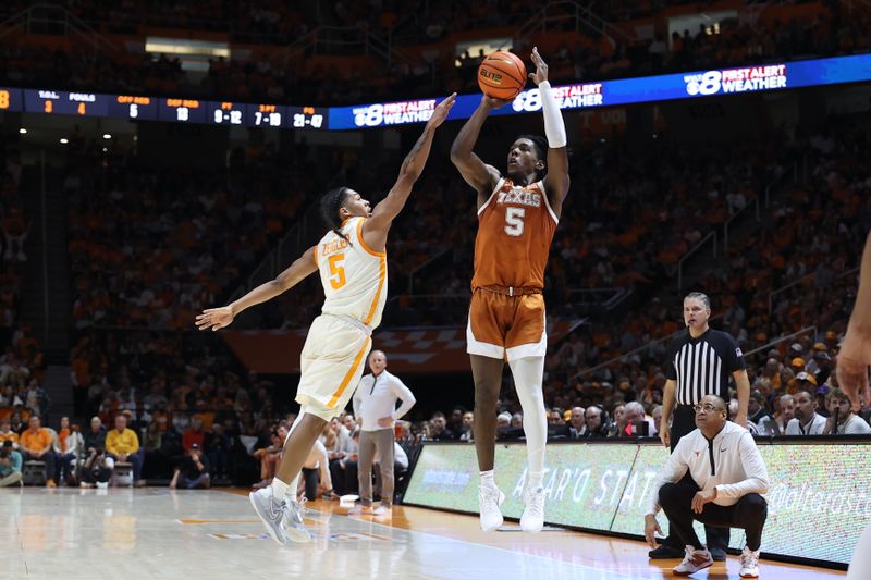 Tennessee Volunteers to Take on Texas Longhorns in Epic Battle; Santiago Vescovi Ready to Dominate