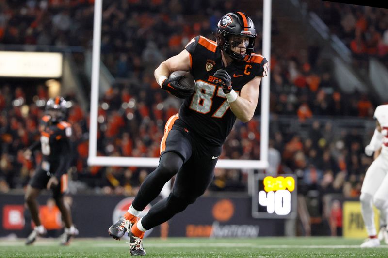 Nov 11, 2023; Corvallis, Oregon, USA; Oregon State Beavers tight end Riley Sharp (87) makes a catch in the end zone for a touchdown during the second half against the Stanford Cardinal at Reser Stadium. Mandatory Credit: Soobum Im-USA TODAY Sports