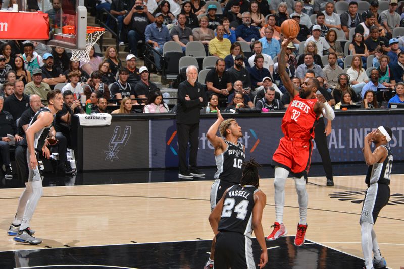 SAN ANTONIO, TX - MARCH 12: Jeff Green #32 of the Houston Rockets  shoots the ball during the game against the San Antonio Spurs on March 12, 2024 at the Frost Bank Center in San Antonio, Texas. NOTE TO USER: User expressly acknowledges and agrees that, by downloading and or using this photograph, user is consenting to the terms and conditions of the Getty Images License Agreement. Mandatory Copyright Notice: Copyright 2024 NBAE (Photos by Jesse D. Garrabrant/NBAE via Getty Images)