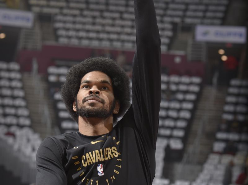 CLEVELAND, OH - November 15: Jarrett Allen #31 of the Cleveland Cavaliers warms up before the game against the Chicago Bulls during the Emirates NBA Cup game on November 15, 2024 at Rocket Mortgage FieldHouse in Cleveland, Ohio. NOTE TO USER: User expressly acknowledges and agrees that, by downloading and/or using this Photograph, user is consenting to the terms and conditions of the Getty Images License Agreement. Mandatory Copyright Notice: Copyright 2024 NBAE (Photo by David Liam Kyle/NBAE via Getty Images)