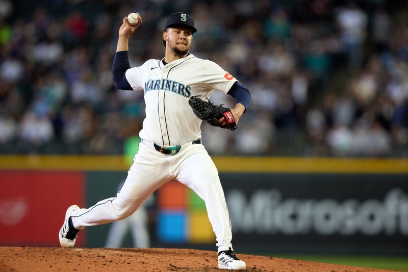 May 14, 2025; Seattle, Washington, USA; Seattle Mariners starting pitcher Luis Castillo (58) throws against the New York Yankees during the third inning at T-Mobile Park. Mandatory Credit: John Froschauer-Imagn Images