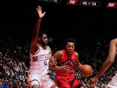 TORONTO, CANADA - NOVEMBER 29:  Scottie Barnes #4 of the Toronto Raptors goes to the basket during the game on November 29, 2023 at the Scotiabank Arena in Toronto, Ontario, Canada.  NOTE TO USER: User expressly acknowledges and agrees that, by downloading and or using this Photograph, user is consenting to the terms and conditions of the Getty Images License Agreement.  Mandatory Copyright Notice: Copyright 2023 NBAE (Photo by Mark Blinch/NBAE via Getty Images)