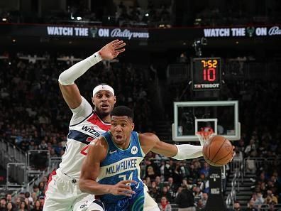 MILWAUKEE, WI - NOVEMBER 24: Giannis Antetokounmpo #34 of the Milwaukee Bucks drives to the basket during the game against the Washington Wizards during the In-Season Tournament on November 24, 2023 at the Fiserv Forum Center in Milwaukee, Wisconsin. NOTE TO USER: User expressly acknowledges and agrees that, by downloading and or using this Photograph, user is consenting to the terms and conditions of the Getty Images License Agreement. Mandatory Copyright Notice: Copyright 2023 NBAE (Photo by Gary Dineen/NBAE via Getty Images).