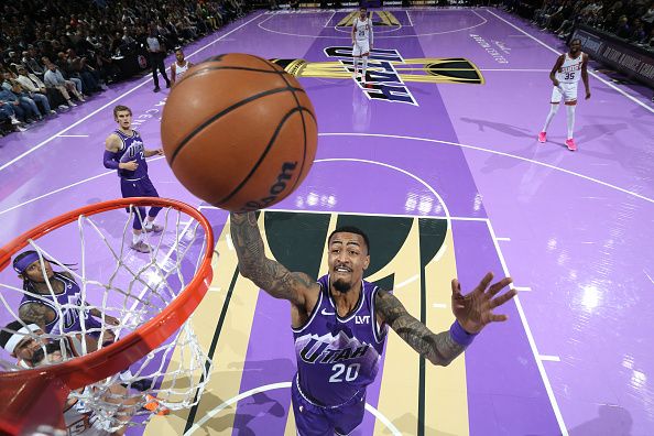 SALT LAKE CITY, UT - NOVEMBER 17: John Collins #20 of the Utah Jazz grabs the rebound during the game against the Phoenix Suns during the In-Season Tournament on November 17, 2023 at vivint.SmartHome Arena in Salt Lake City, Utah. NOTE TO USER: User expressly acknowledges and agrees that, by downloading and or using this Photograph, User is consenting to the terms and conditions of the Getty Images License Agreement. Mandatory Copyright Notice: Copyright 2023 NBAE (Photo by Melissa Majchrzak/NBAE via Getty Images)