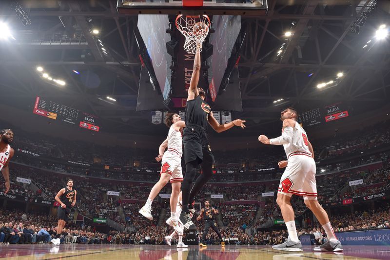 CLEVELAND, OH - November 15: Jarrett Allen #31 of the Cleveland Cavaliers drives to the basket during the game against the Chicago Bulls during the Emirates NBA Cup game on November 15, 2024 at Rocket Mortgage FieldHouse in Cleveland, Ohio. NOTE TO USER: User expressly acknowledges and agrees that, by downloading and/or using this Photograph, user is consenting to the terms and conditions of the Getty Images License Agreement. Mandatory Copyright Notice: Copyright 2024 NBAE (Photo by David Liam Kyle/NBAE via Getty Images)