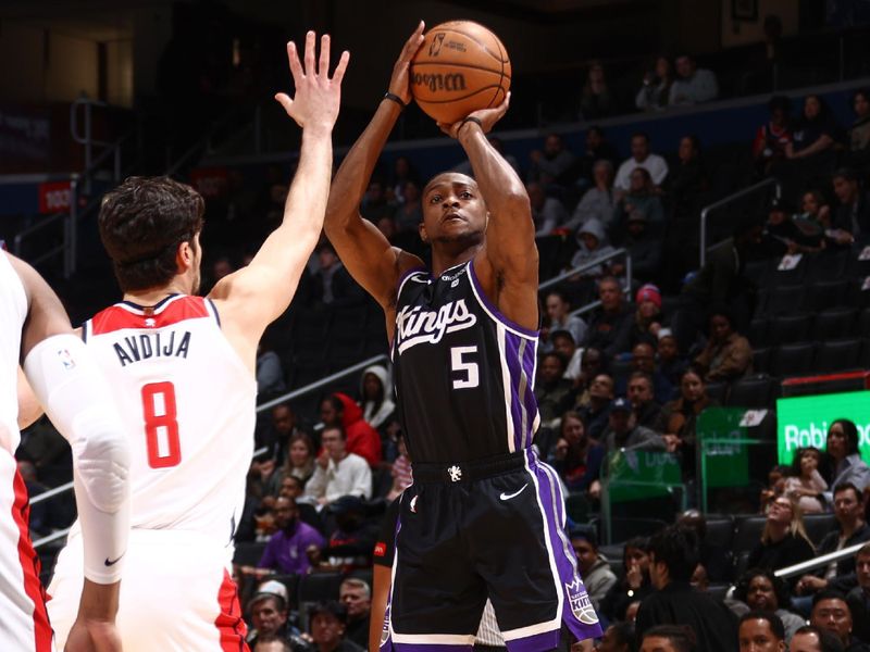 WASHINGTON, DC -? MARCH 21:  De'Aaron Fox #5 of the Sacramento Kings shoots the ball during the game  on March 21, 2024 at Capital One Arena in Washington, DC. NOTE TO USER: User expressly acknowledges and agrees that, by downloading and or using this Photograph, user is consenting to the terms and conditions of the Getty Images License Agreement. Mandatory Copyright Notice: Copyright 2024 NBAE (Photo by Kenny Giarla/NBAE via Getty Images)