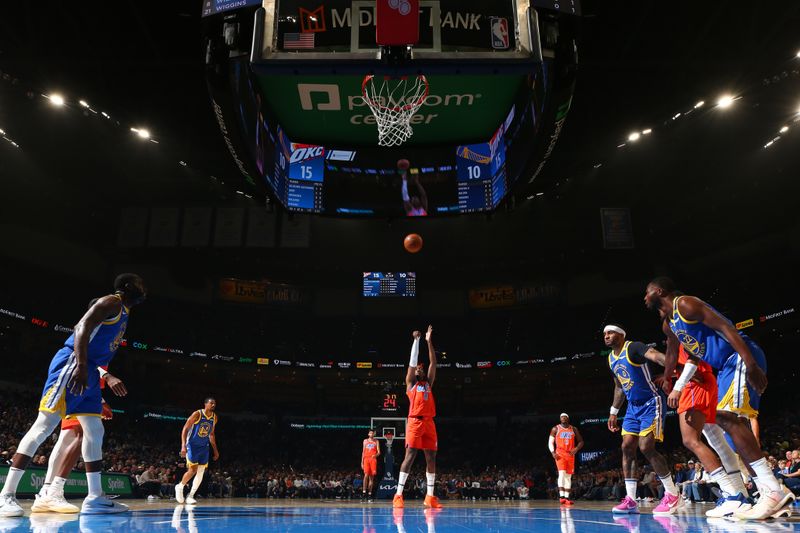 OKLAHOMA CITY, OK - NOVEMBER 10: Jalen Williams #8 of the Oklahoma City Thunder free throw during the game against the Golden State Warriors on November 10, 2024 at Paycom Center in Oklahoma City, Oklahoma. NOTE TO USER: User expressly acknowledges and agrees that, by downloading and or using this photograph, User is consenting to the terms and conditions of the Getty Images License Agreement. Mandatory Copyright Notice: Copyright 2024 NBAE (Photo by Zach Beeker/NBAE via Getty Images)