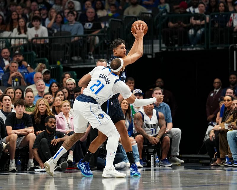 DALLAS, TX - NOVEMBER 3: Tristan da Silva #23 of the Orlando Magic handles the ball during the game against the Dallas Mavericks on November 3, 2024 at American Airlines Center in Dallas, Texas. NOTE TO USER: User expressly acknowledges and agrees that, by downloading and or using this photograph, User is consenting to the terms and conditions of the Getty Images License Agreement. Mandatory Copyright Notice: Copyright 2024 NBAE (Photo by Glenn James/NBAE via Getty Images)