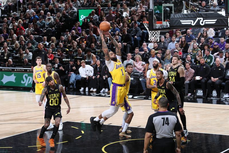 SALT LAKE CITY, UT - FEBRUARY 14: D'Angelo Russell #1 of the Los Angeles Lakers grabs the rebound during the game against the Utah Jazz on February 14, 2024 at Delta Center in Salt Lake City, Utah. NOTE TO USER: User expressly acknowledges and agrees that, by downloading and or using this Photograph, User is consenting to the terms and conditions of the Getty Images License Agreement. Mandatory Copyright Notice: Copyright 2024 NBAE (Photo by Melissa Majchrzak/NBAE via Getty Images)