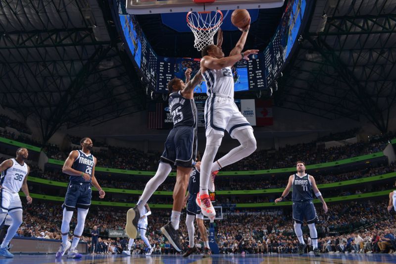 DALLAS, TX - DECEMBER 3: Desmond Bane #22 of the Memphis Grizzlies drives to the basket during the game against the Dallas Mavericks during a Emirates NBA Cup game on December 3, 2024 at American Airlines Center in Dallas, Texas. NOTE TO USER: User expressly acknowledges and agrees that, by downloading and or using this photograph, User is consenting to the terms and conditions of the Getty Images License Agreement. Mandatory Copyright Notice: Copyright 2024 NBAE (Photo by Glenn James/NBAE via Getty Images)