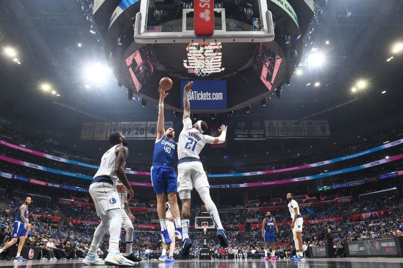 Dallas Mavericks Look to Secure Victory Against LA Clippers as Luka Doncic Shines