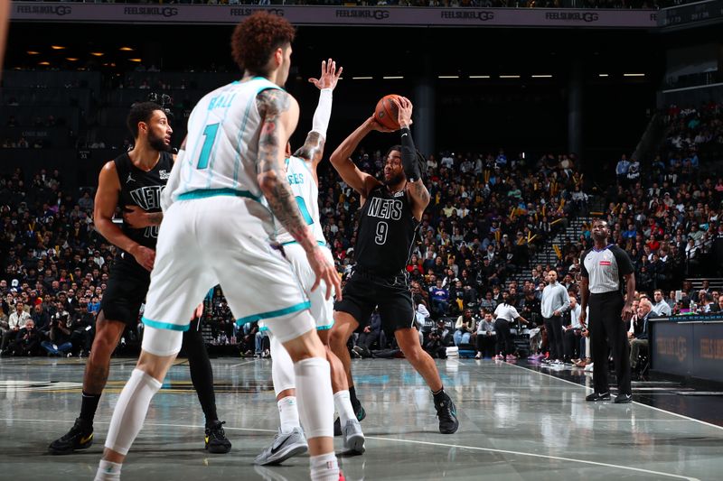 BROOKLYN, NY - NOVEMBER 19: Trendon Watford #9 of the Brooklyn Nets handles the ball during the game against the Charlotte Hornets during an Emirates NBA Cup game on November 19, 2024 at Barclays Center in Brooklyn, New York. NOTE TO USER: User expressly acknowledges and agrees that, by downloading and or using this Photograph, user is consenting to the terms and conditions of the Getty Images License Agreement. Mandatory Copyright Notice: Copyright 2024 NBAE (Photo by David L. Nemec/NBAE via Getty Images)