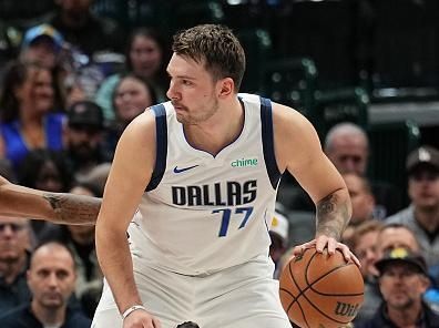 DALLAS, TX - NOVEMBER 1: Luka Doncic #77 of the Dallas Mavericks dribbles the ball during the game against the Chicago Bulls on November 1, 2023 at the American Airlines Center in Dallas, Texas. NOTE TO USER: User expressly acknowledges and agrees that, by downloading and or using this photograph, User is consenting to the terms and conditions of the Getty Images License Agreement. Mandatory Copyright Notice: Copyright 2023 NBAE (Photo by Glenn James/NBAE via Getty Images)