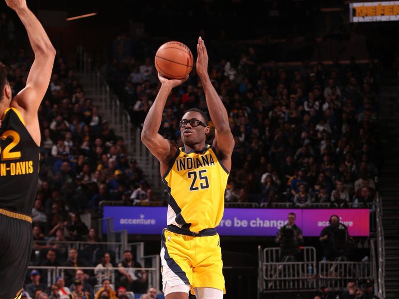 SAN FRANCISCO, CA - MARCH 22: Jalen Smith #25 of the Indiana Pacers shoots the ball during the game against the Golden State Warriors on March 22, 2024 at Chase Center in San Francisco, California. NOTE TO USER: User expressly acknowledges and agrees that, by downloading and or using this photograph, user is consenting to the terms and conditions of Getty Images License Agreement. Mandatory Copyright Notice: Copyright 2024 NBAE (Photo by Jed Jacobsohn/NBAE via Getty Images)