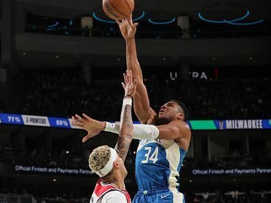 MILWAUKEE, WI - NOVEMBER 24: Giannis Antetokounmpo #34 of the Milwaukee Bucks drives to the basket during the game against the Washington Wizards during the In-Season Tournament on November 24, 2023 at the Fiserv Forum Center in Milwaukee, Wisconsin. NOTE TO USER: User expressly acknowledges and agrees that, by downloading and or using this Photograph, user is consenting to the terms and conditions of the Getty Images License Agreement. Mandatory Copyright Notice: Copyright 2023 NBAE (Photo by Gary Dineen/NBAE via Getty Images).