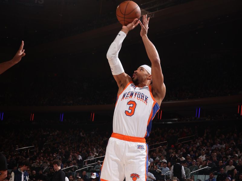 NEW YORK, NY - NOVEMBER 17: Josh Hart #3 of the New York Knicks shoots a three point basket during the game against the Brooklyn Nets on November 17, 2024 at Madison Square Garden in New York City, New York.  NOTE TO USER: User expressly acknowledges and agrees that, by downloading and or using this photograph, User is consenting to the terms and conditions of the Getty Images License Agreement. Mandatory Copyright Notice: Copyright 2024 NBAE  (Photo by Nathaniel S. Butler/NBAE via Getty Images)