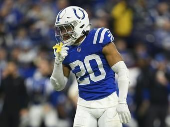 Indianapolis Colts safety Nick Cross (20) lines up on defense during an NFL football game against the Jacksonville Jaguars, Sunday, Jan. 5, 2025, in Indianapolis. The Colts defeated the Jaguars 26-23. (AP Photo/Zach Bolinger)