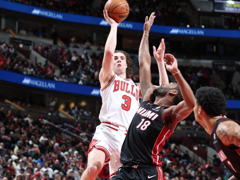 CHICAGO, IL - FEBRUARY 4: Josh Giddey #3 of the Chicago Bulls drives to the basket during the game against the Miami Heat on February 4 2025 at United Center in Chicago, Illinois. NOTE TO USER: User expressly acknowledges and agrees that, by downloading and or using this photograph, User is consenting to the terms and conditions of the Getty Images License Agreement. Mandatory Copyright Notice: Copyright 2025 NBAE (Photo by Jeff Haynes/NBAE via Getty Images)