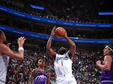 SALT LAKE CITY, UT - DECEMBER 8: James Harden #1 of the LA Clippers drives to the basket during the game against the Utah Jazz on December 8, 2023 at vivint.SmartHome Arena in Salt Lake City, Utah. NOTE TO USER: User expressly acknowledges and agrees that, by downloading and or using this Photograph, User is consenting to the terms and conditions of the Getty Images License Agreement. Mandatory Copyright Notice: Copyright 2023 NBAE (Photo by Melissa Majchrzak/NBAE via Getty Images)